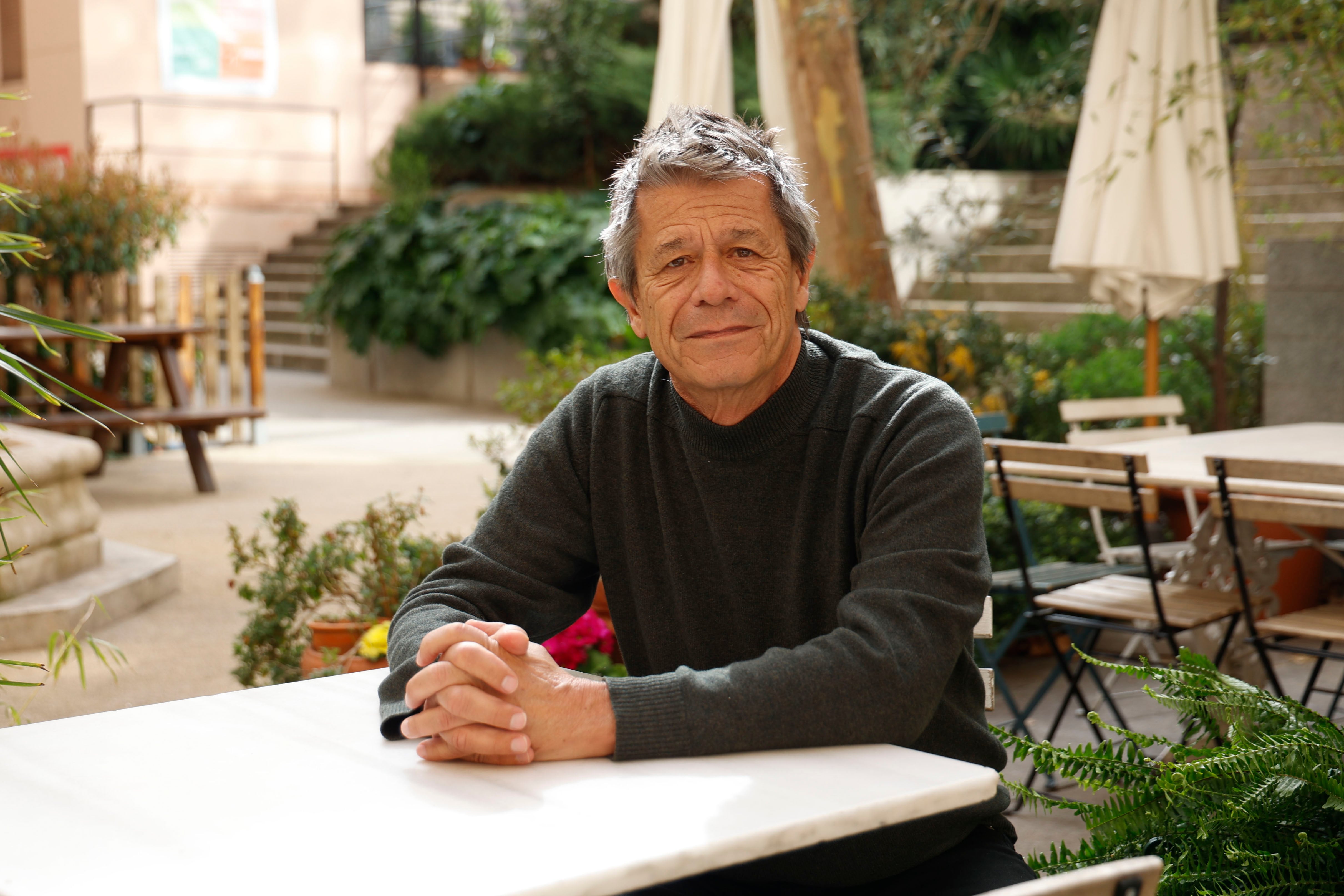 El francés Emmanuel Carrère, uno de los grandes autores contemporáneos y referente de la no ficción