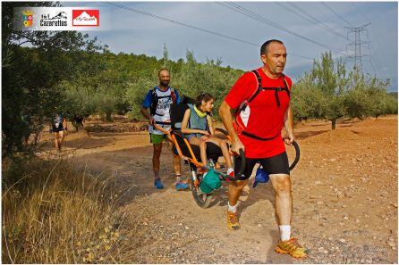 Jaume Barrantes y Águeda participan juntos en carreras de montaña gracias a una silla adaptada