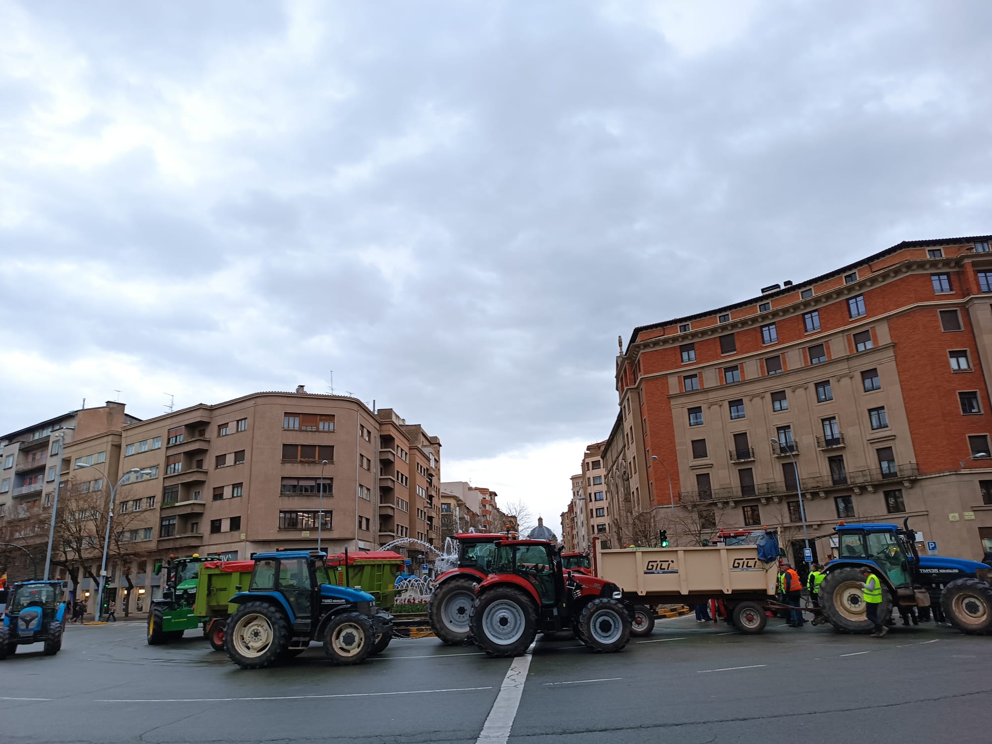 Los tractores colapsan el centro de Pamplona