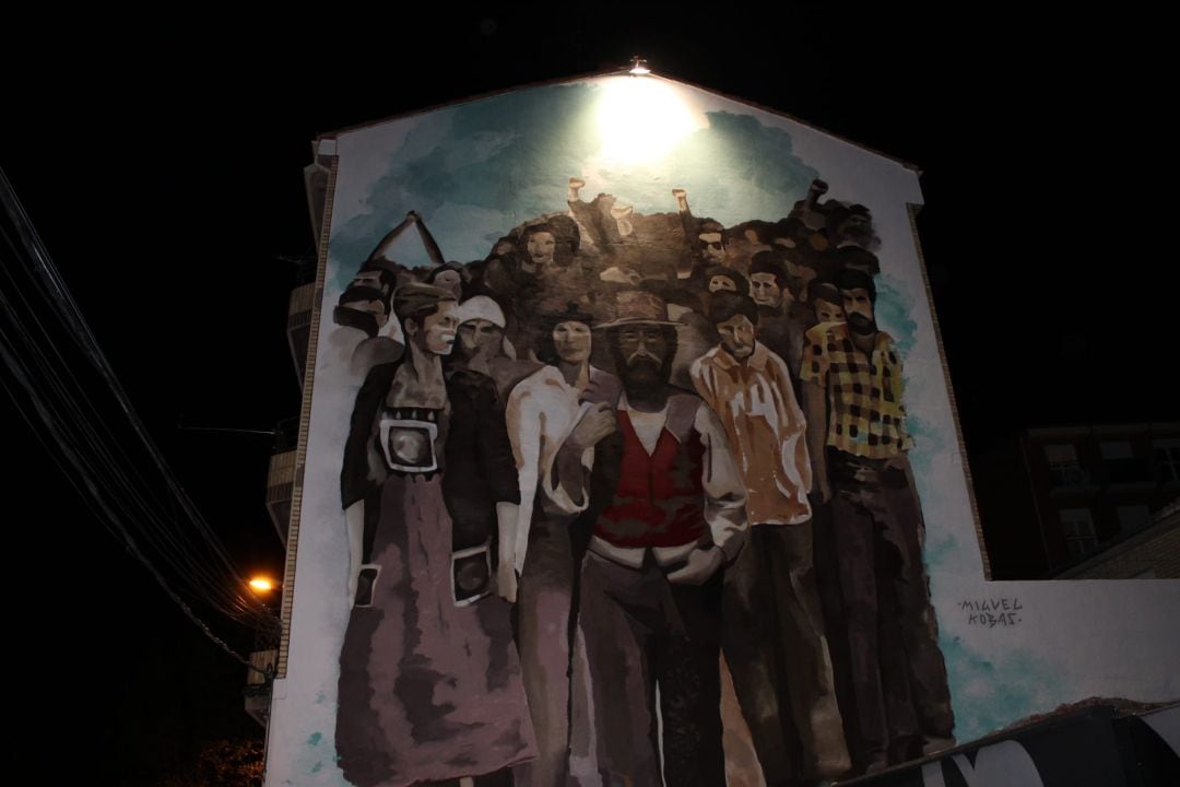 Uno de los murales iluminados