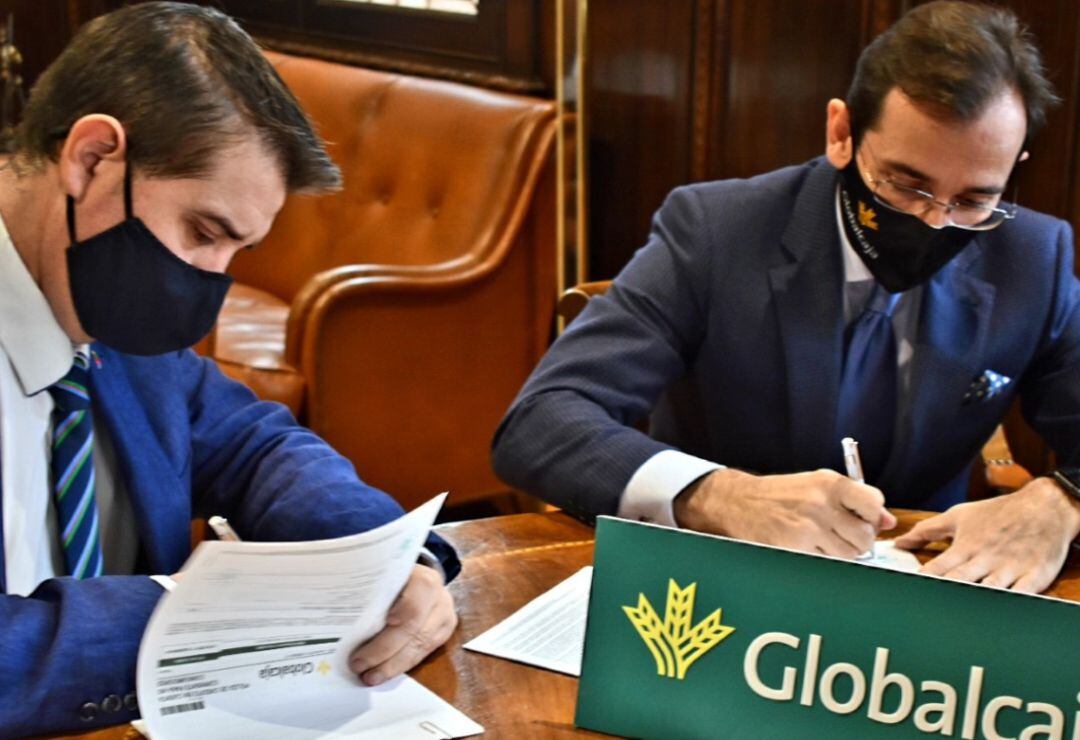 Firma del acuerdo entre Globalcaja y la Diputación de Albacete