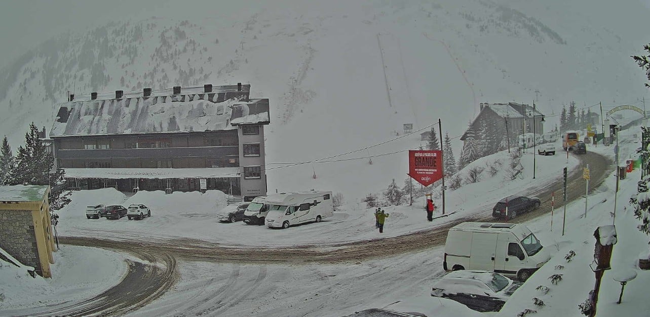 Candanchú hoy domingo a las 08.45