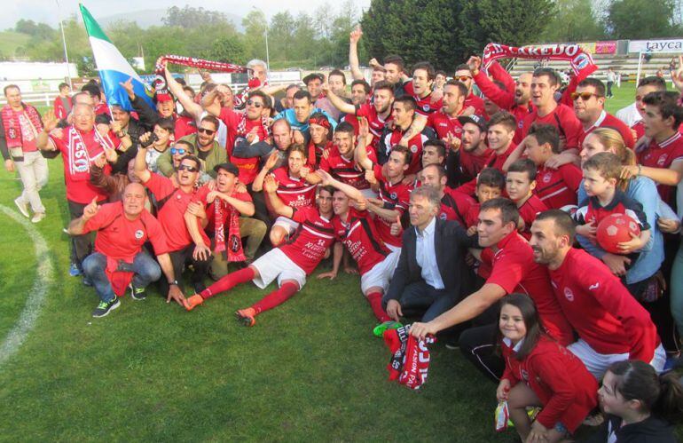 Celebración del título liguero en Sarón