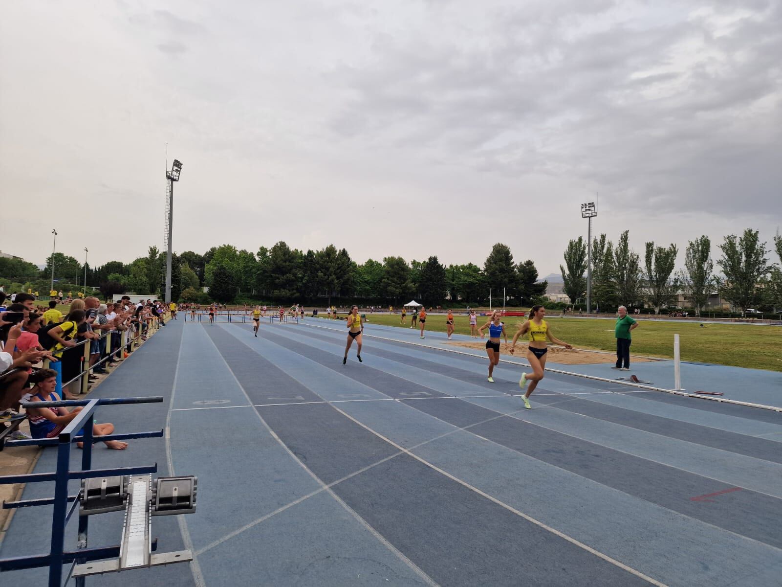 Memorial Javier Camarón de atletismo en Huesca