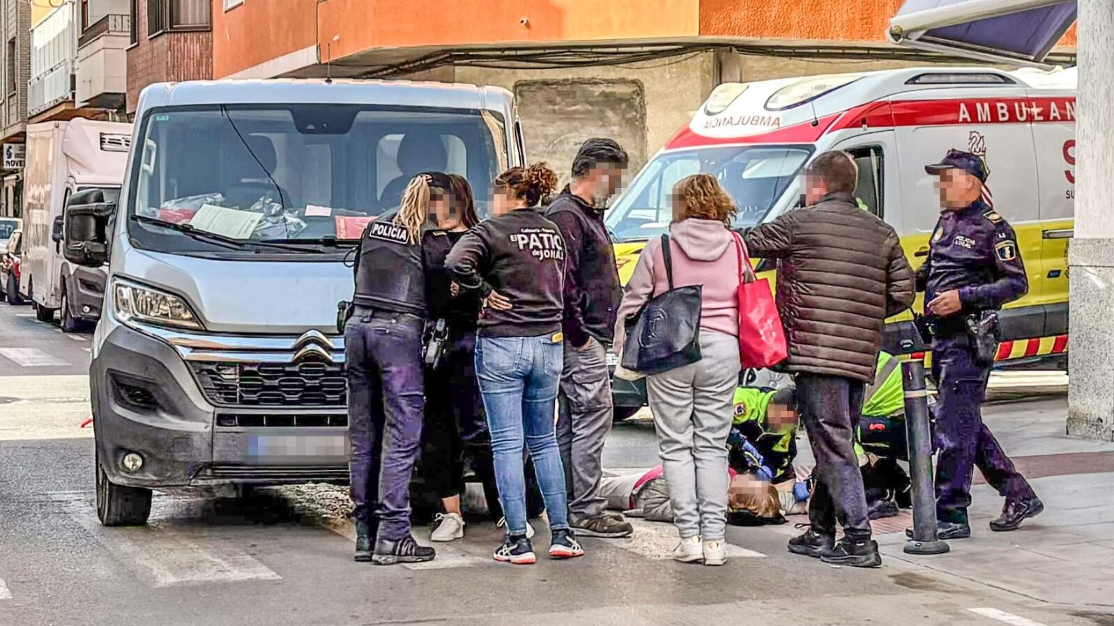 La mujer ha sido rápidamente asistida por vecinos de Novelda y una ambulancia del CICU