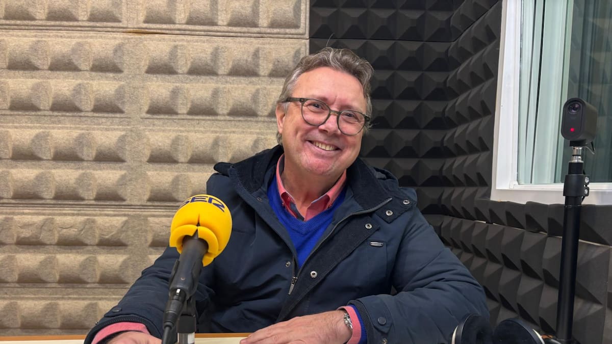 Bartolomé Doblas firma el cartel de Reyes Magos 2026 en Morón bajo el título Ilusiones