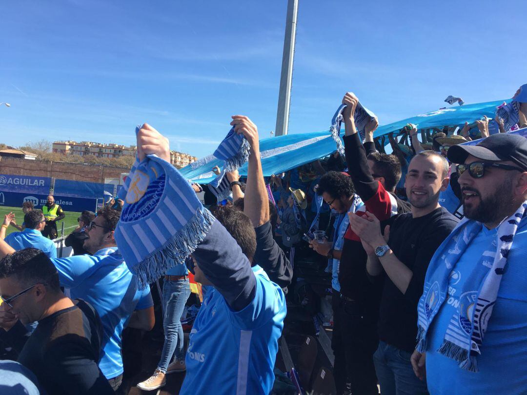 Aficionados de la UD celebrando la victoria.