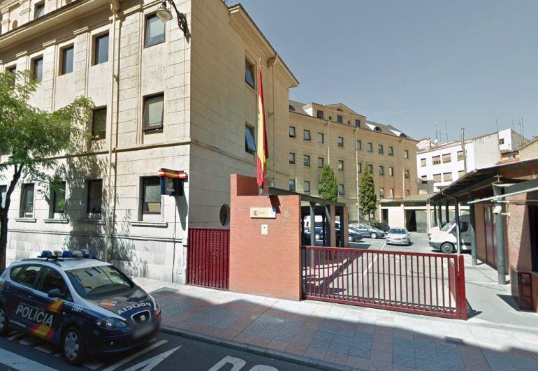 Entrada a la comisaría provincial de Policía