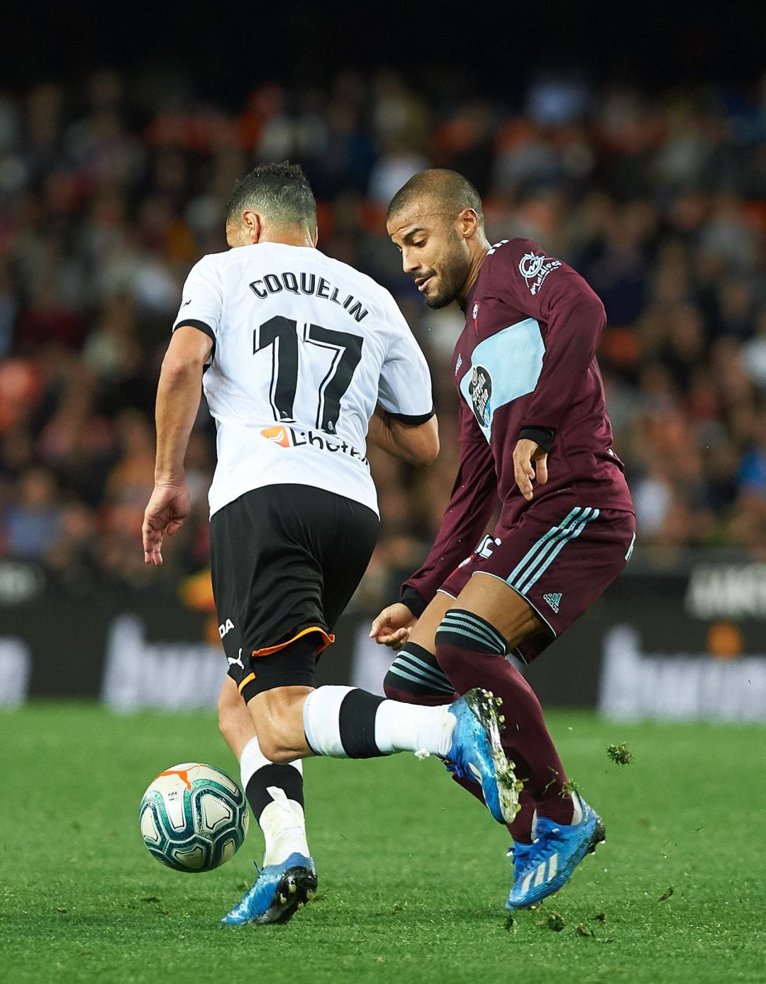 Rafinha Alcantara ante Coquelin durante el Valencia Celta