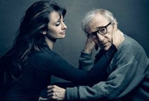 Annie Leibovitz y su especial mirada, retrató la relación entre el director Woody Allen y la actriz Penelope Cruz. Una imagen con tonos metálicos para la revista Vanity Fair.