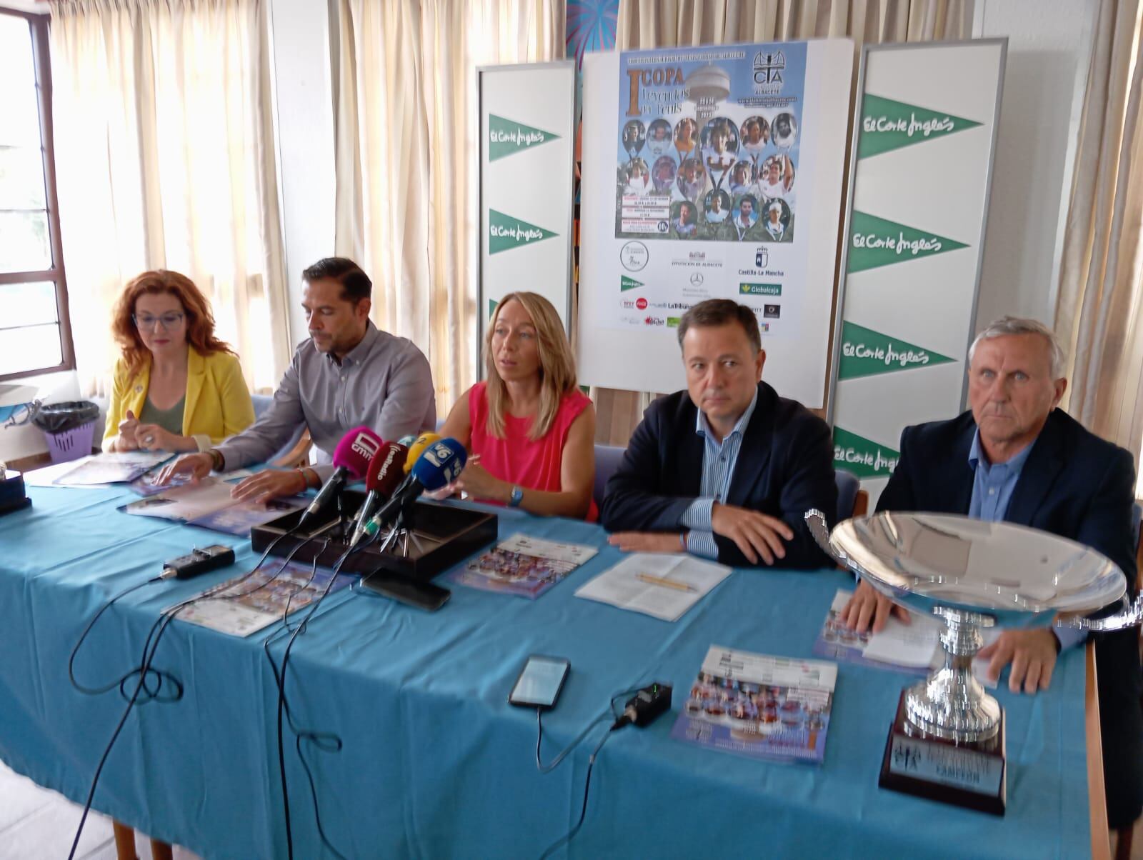 Rueda de prensa con la presentación del torneo