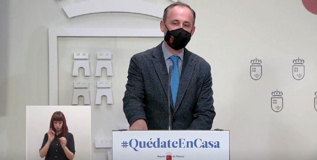 Javier Celdrán, consejero de Hacienda, en la rueda de prensa tras la reunión del Consejo de Gobierno