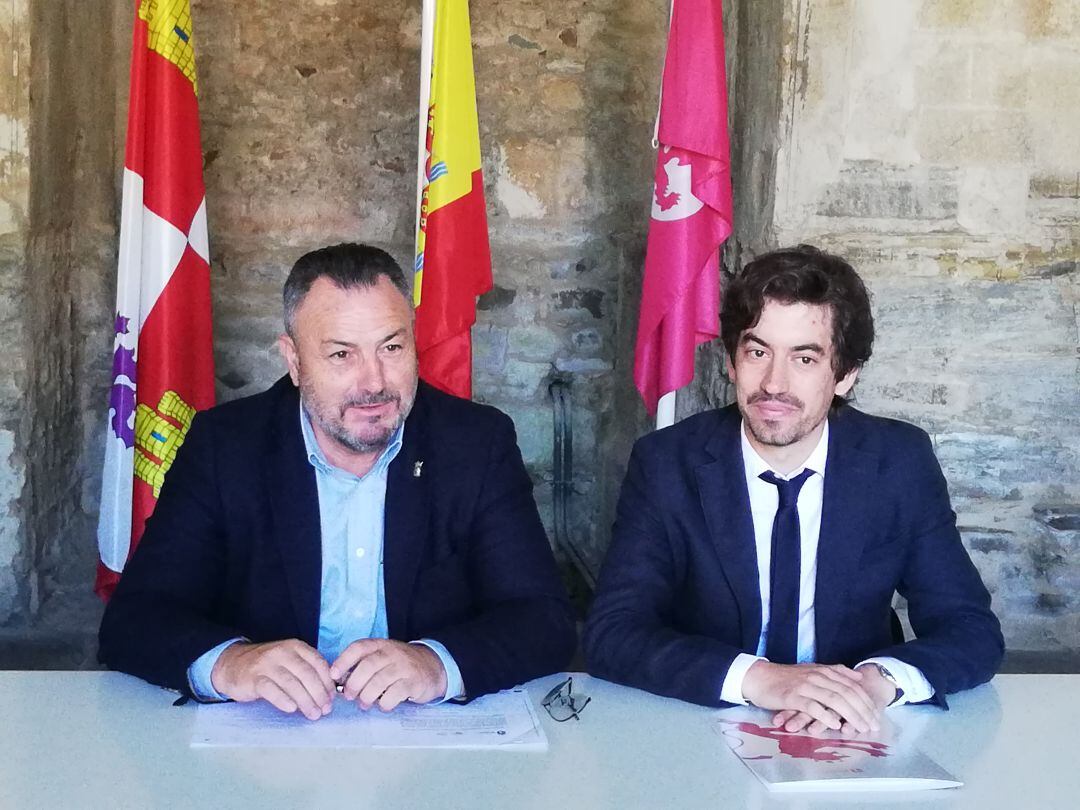 El presidente de la Diputación, Eduardo Morán, junto al diputado de cultura y patrimonio, Pablo López Presa, durante la constitución del consejo rector del Instituto Leonés de Cultura