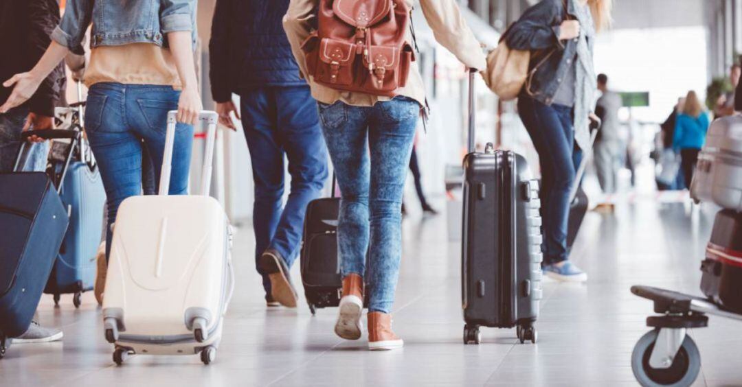 Turistas en una estaciòn 