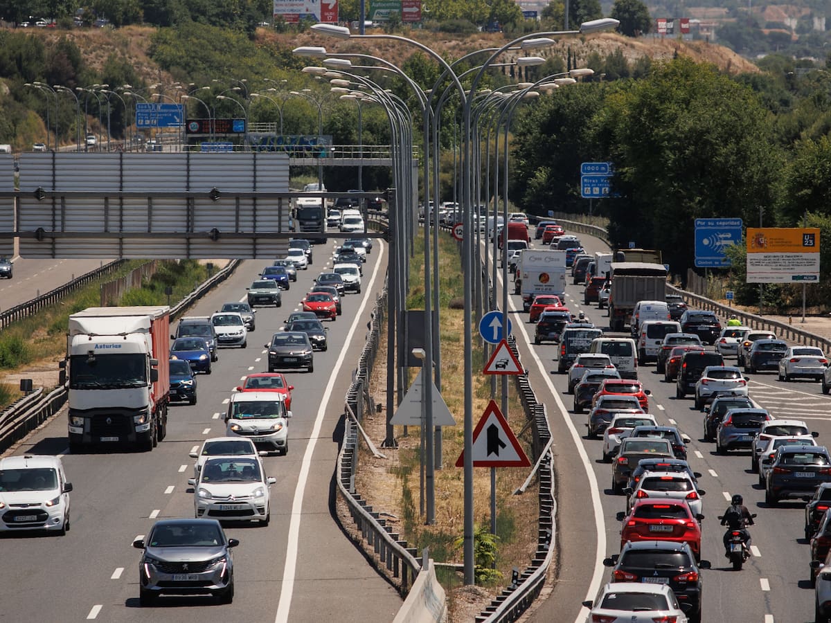 La operación retorno, marcada por el mal estado de las carreteras: se necesitan cerca de 14.000 millones de euros para ponerlas a punto