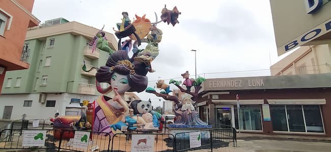 Darrere del Castell, primer premio de Primera Categoría de las Fallas de Dénia 2022.