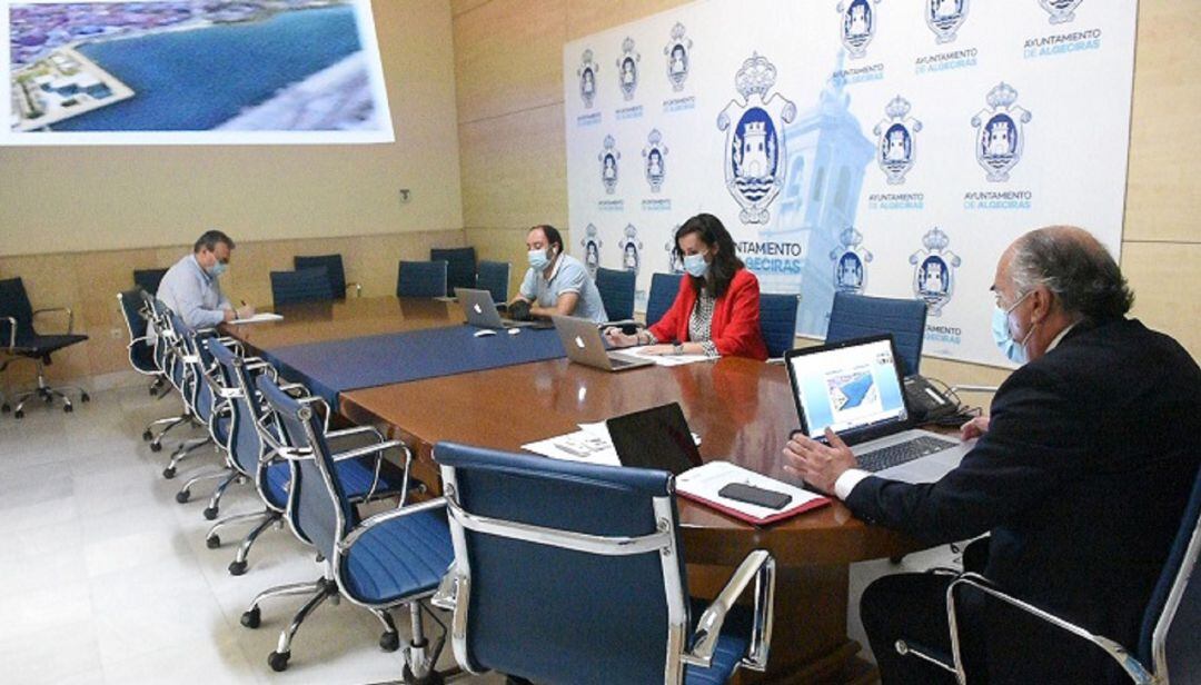 Un momento de la reunión.