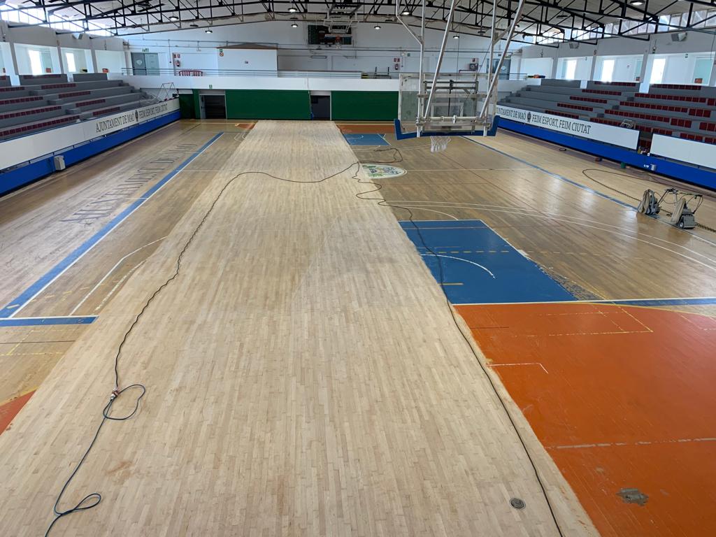 S'està treballant a la millora del parquet.
