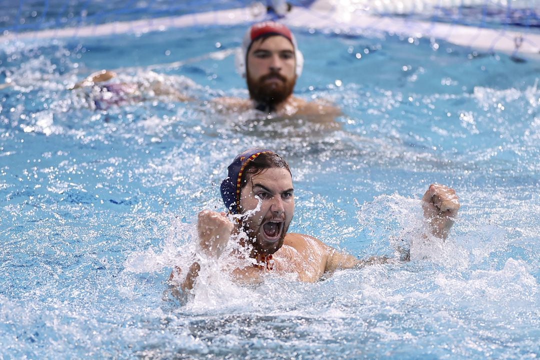 España celebra su pase en Tokio a las semifinales en waterpolo masculino