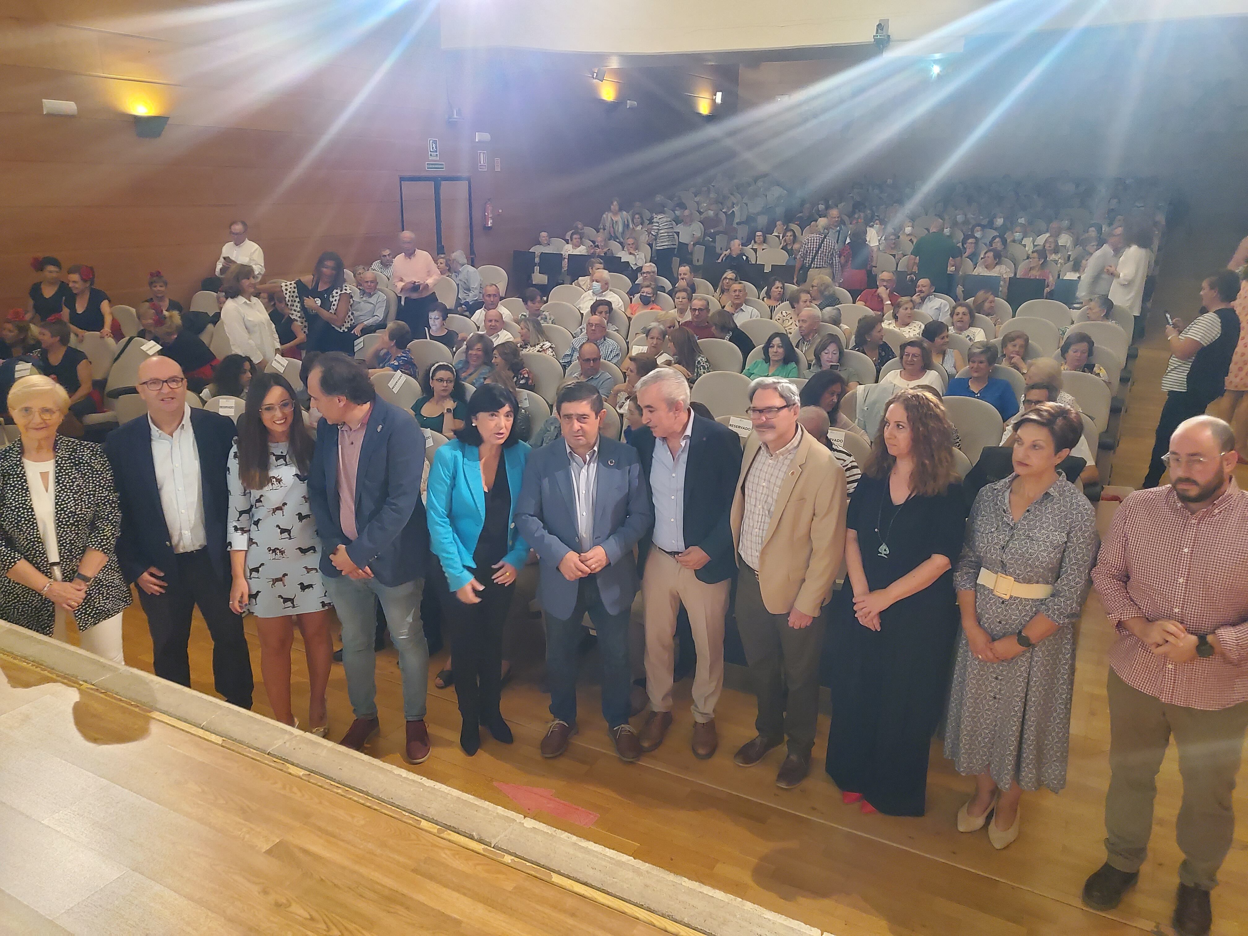 Asistentes a la Jornada del Día Internacional de las Personas Mayores en Ifeja.