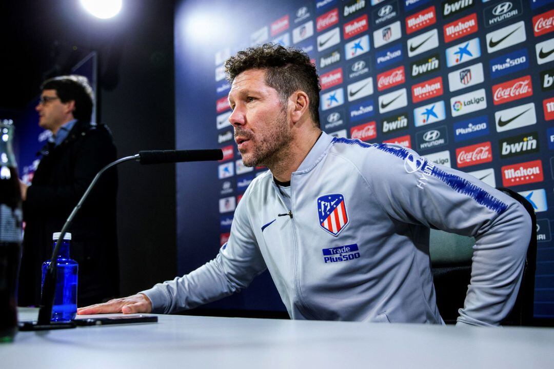 Simeone en la rueda de prensa previa al partido ante el Eibar.