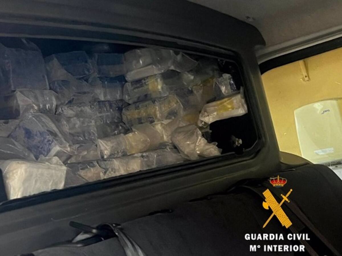 Encuentran un coche con droga que iba a embarcar hasta Algeciras