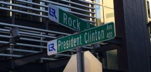 Cruce de calles en Little Rock, capital del Estado de Arkansas donde fue gobernador Bill Clinton.