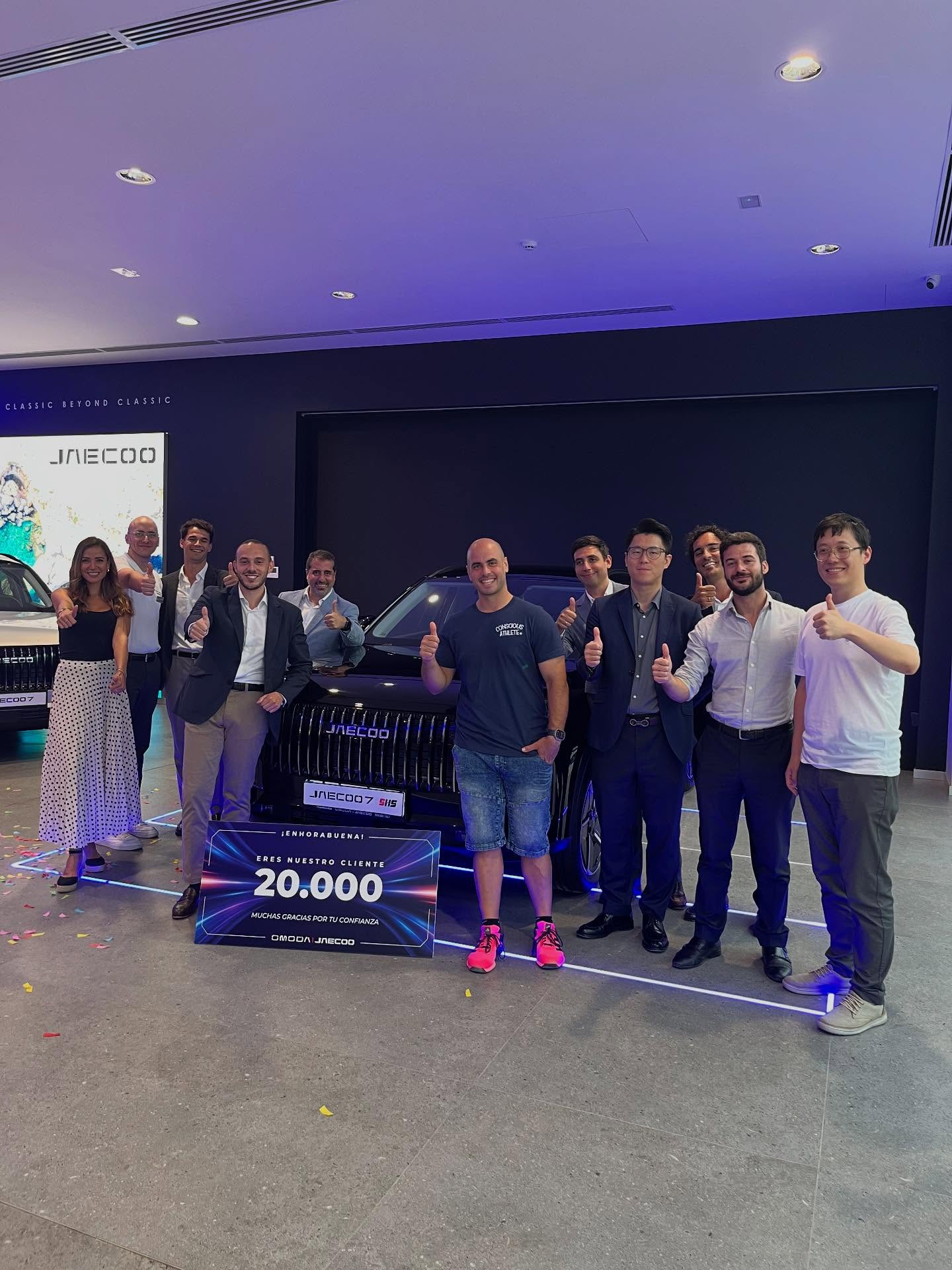 OMODA & JAECOO celebra un momento histórico con la entrega de su vehículo número 20.000 en Valencia