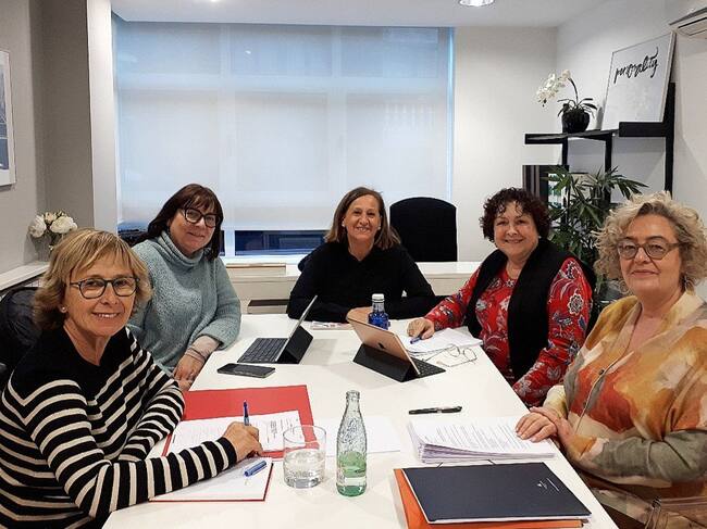 Montserrat Ronchera en la primera reunió del comitè executiu de l'IAD.