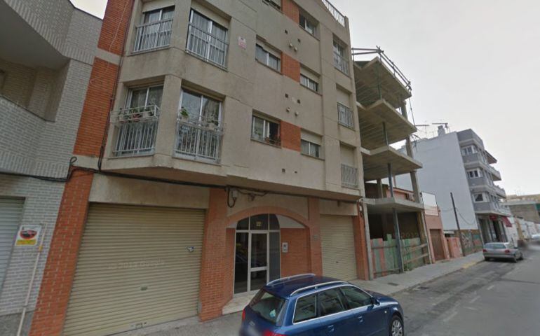 Vivienda de Vinaròs, en la calle Centelles,44, donde se halló el cuerpo sin vida de una mujer de 45 años