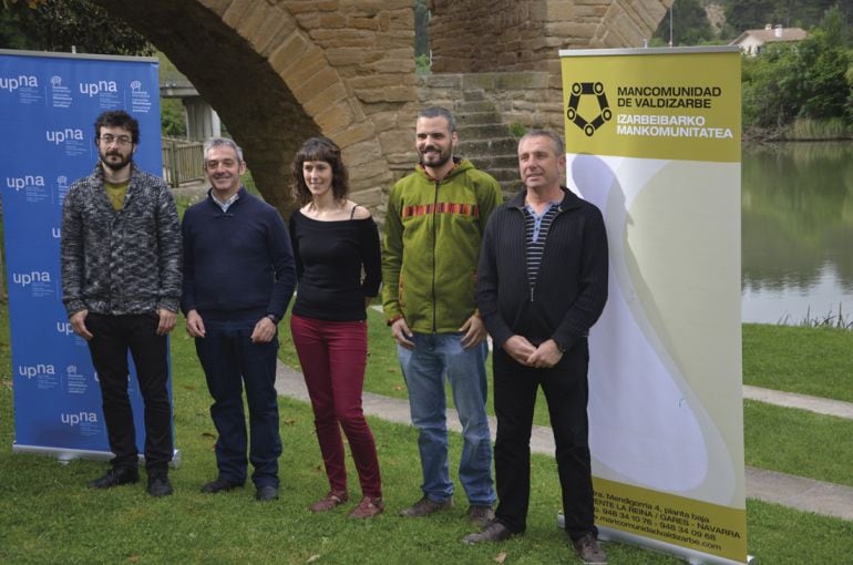 Representantes de la Mancomunidad y la UPNA en la presentación del curso