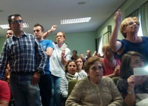 Protesta de los vecinos en el pleno