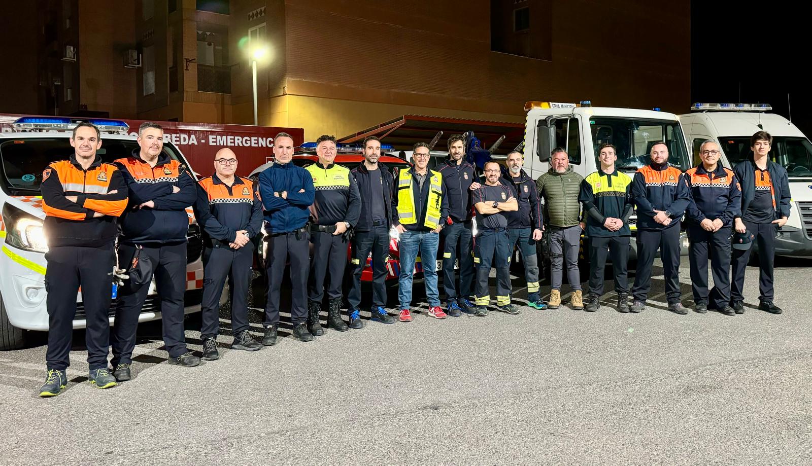 En la imagen los integrantes del segundo dispositivo de emergencia que se envía desde Úbeda para ayudar a las localidades afectadas por la DANA en Valencia