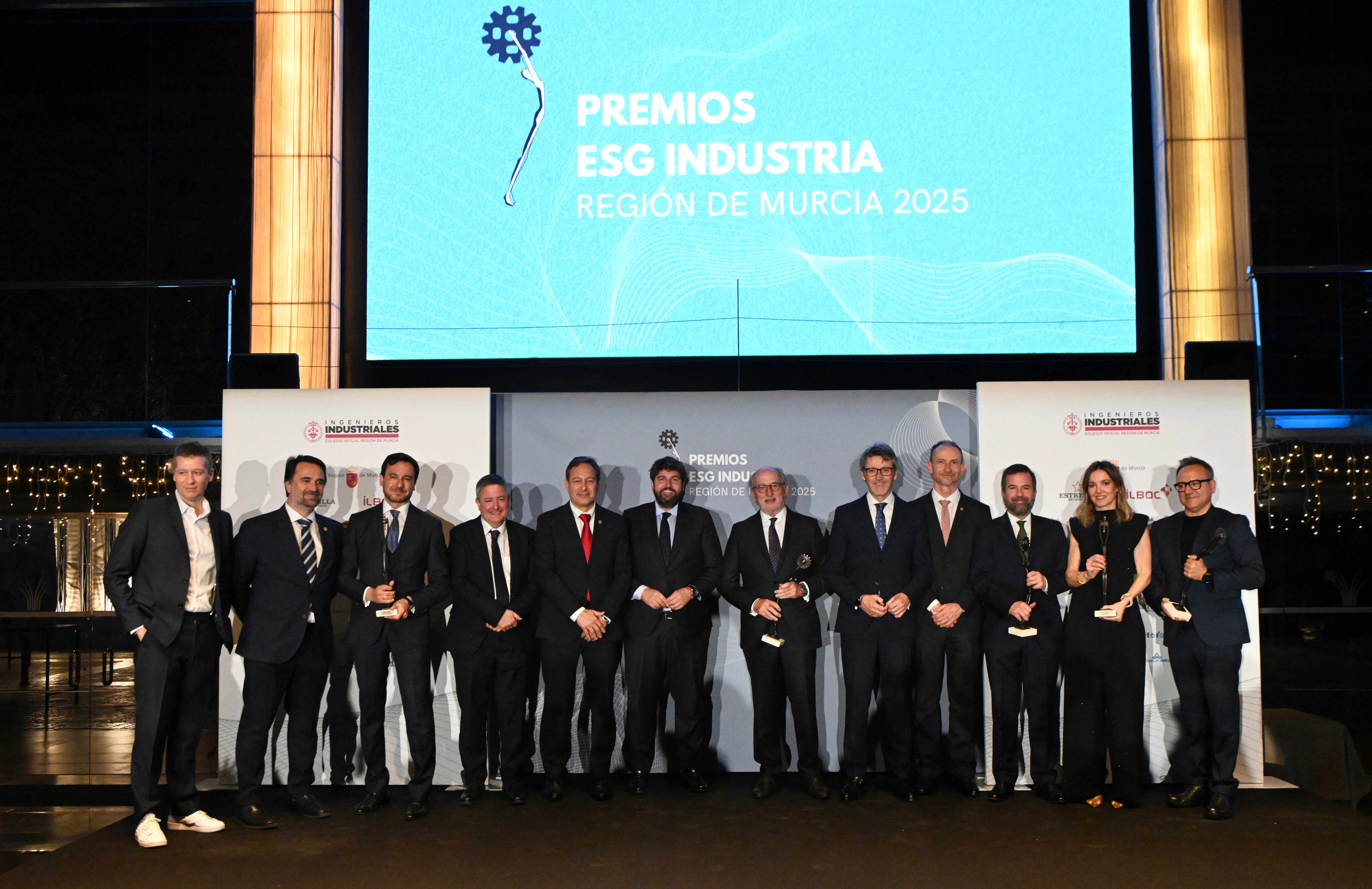 El presidente del Gobierno regional, Fernando López Miras, clausuró anoche en Murcia la segunda edición de los Premios ESG-Industria