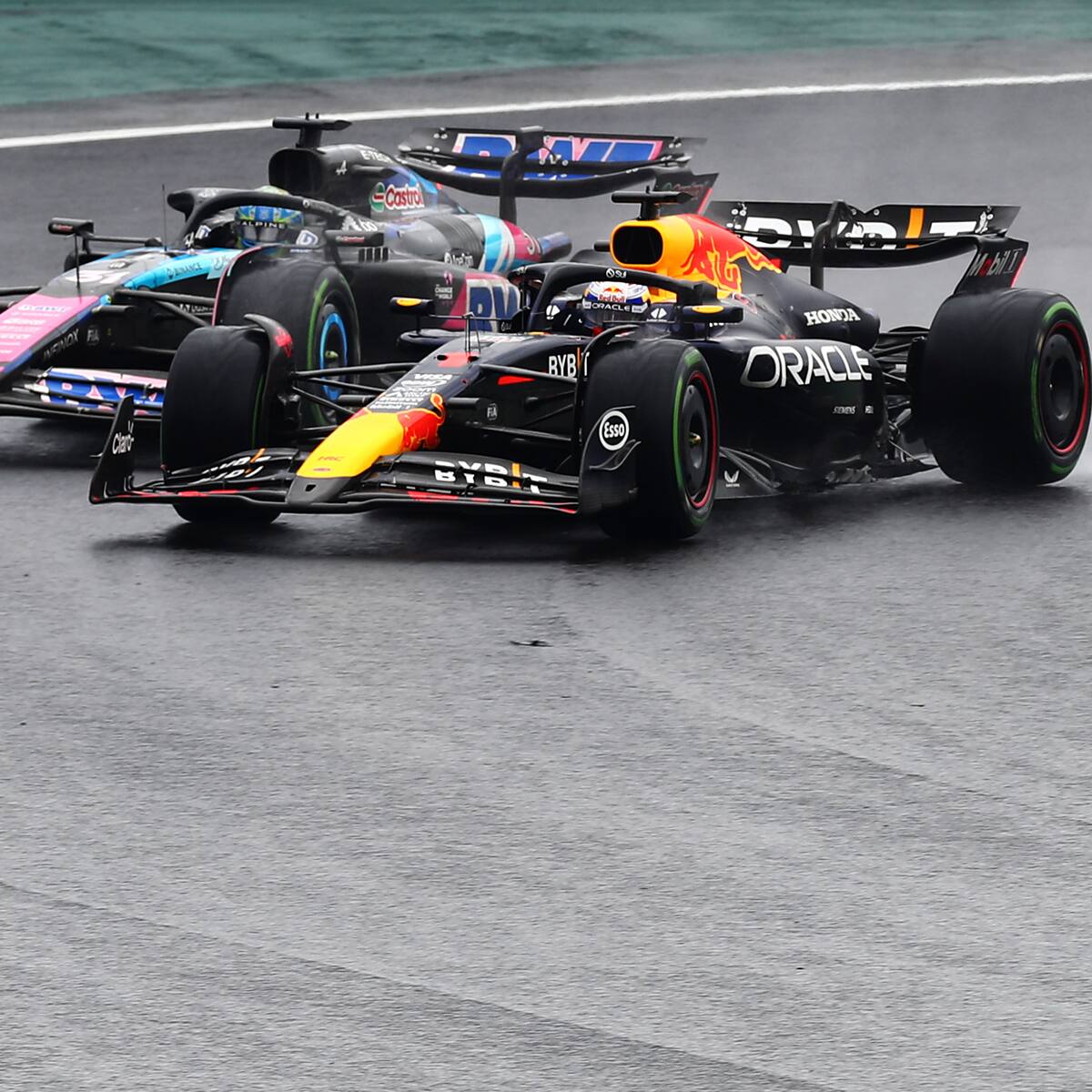 Verstappen remonta para ganar bajo el aguacero de Brasil y pone distancia con Norris en el Mundial