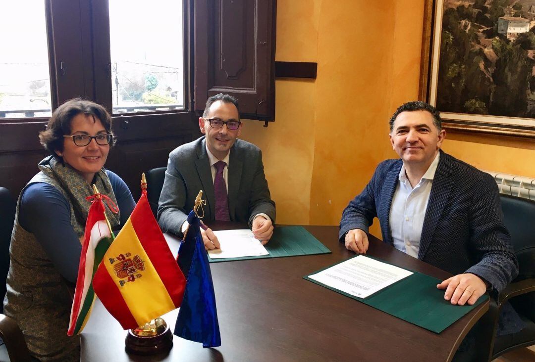 El Gobierno financiará las obras de mejora de acceso a Treguajantes para facilitar comunicación con Camero Viejo 
 