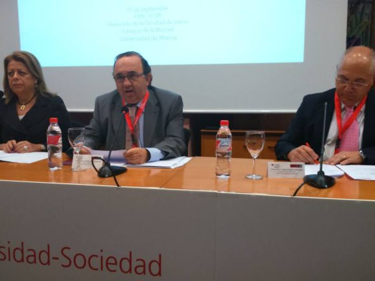 Los políticos sólo se acuerdan del conocimiento en elecciones