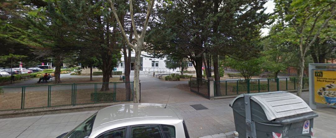 El centro de día de Txagorritxu se ha cerrado al detectarse un positivo