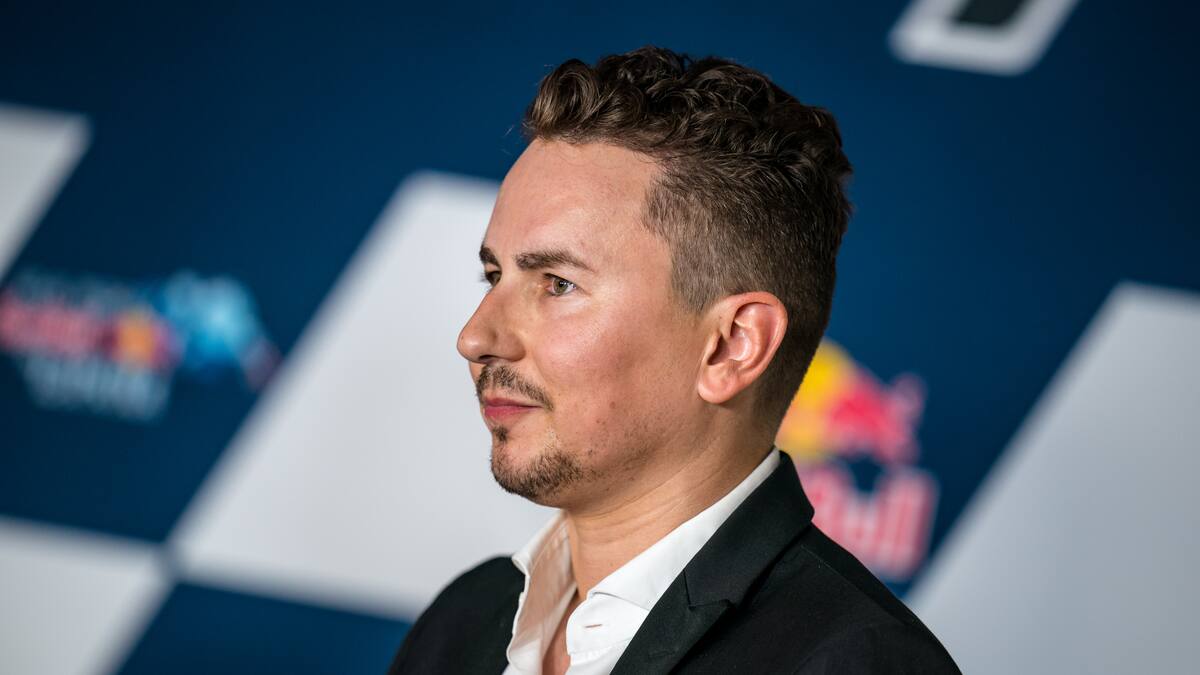 Jorge Lorenzo: "Marc Márquez tiene la peor Honda en mucho tiempo y a final de temporada no sé si seguirá con ellos"