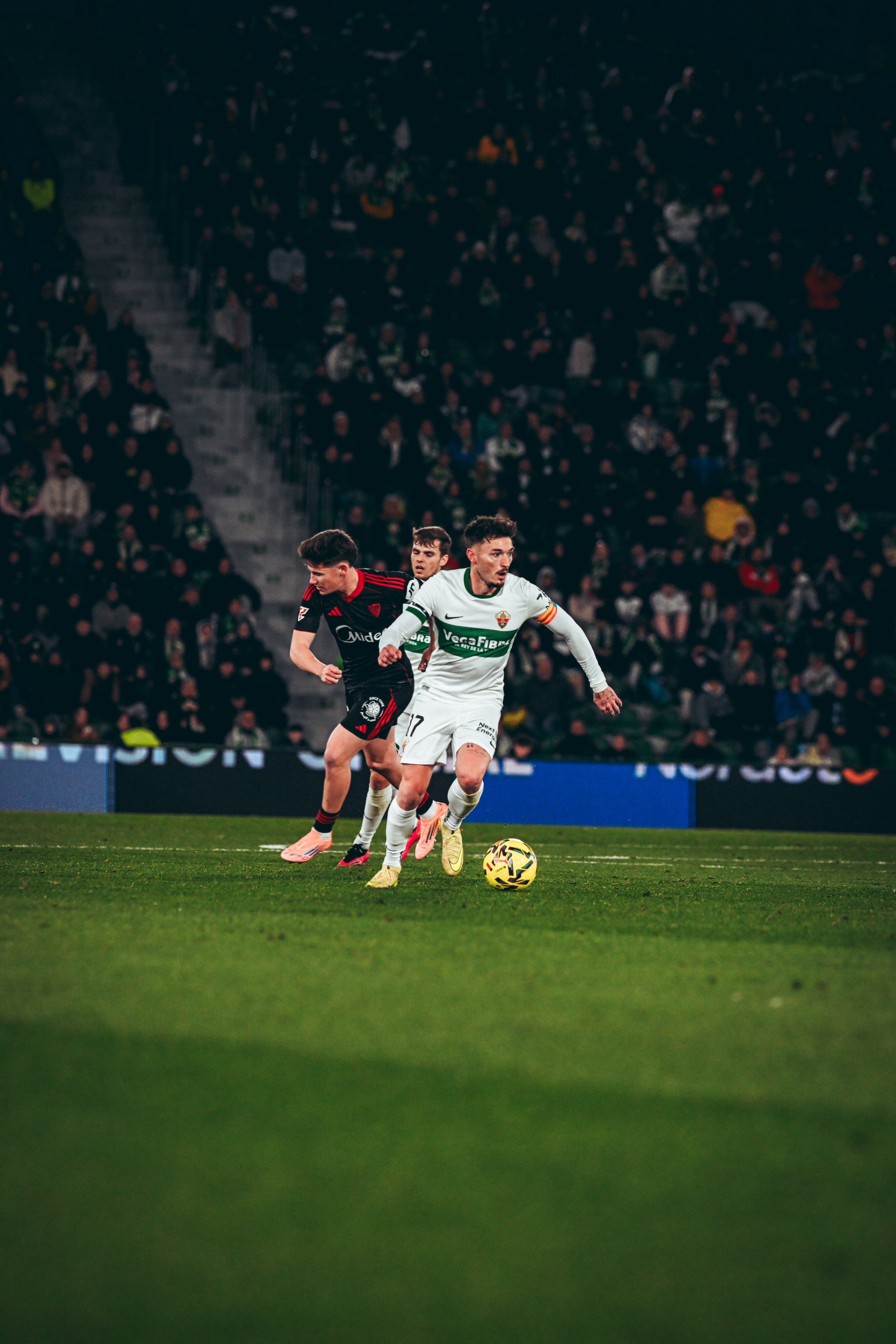 Un momento del partido Elche-Sevilla