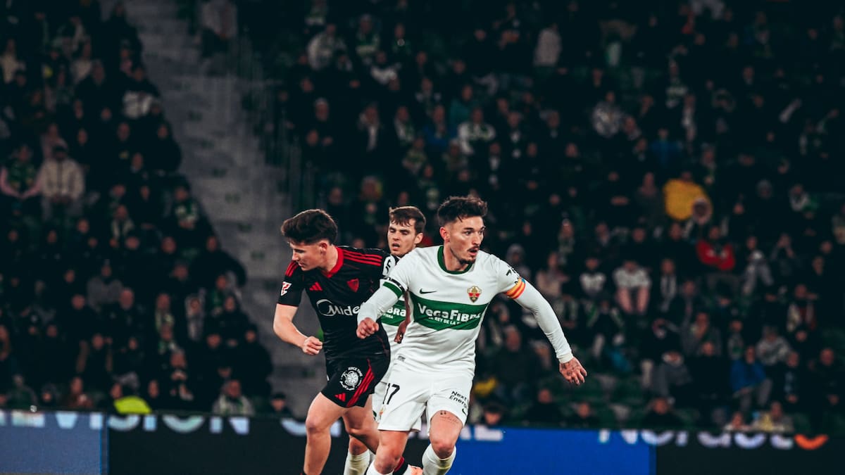 El Elche deja escapar en el añadido la primera victoria del año (2-2)