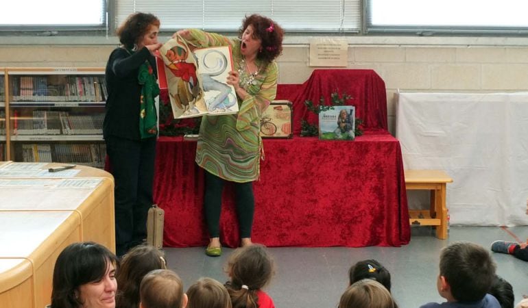 La biblioteca municipal de Paracuellos también programa cuentacuentos infantiles por la gran aceptación del público