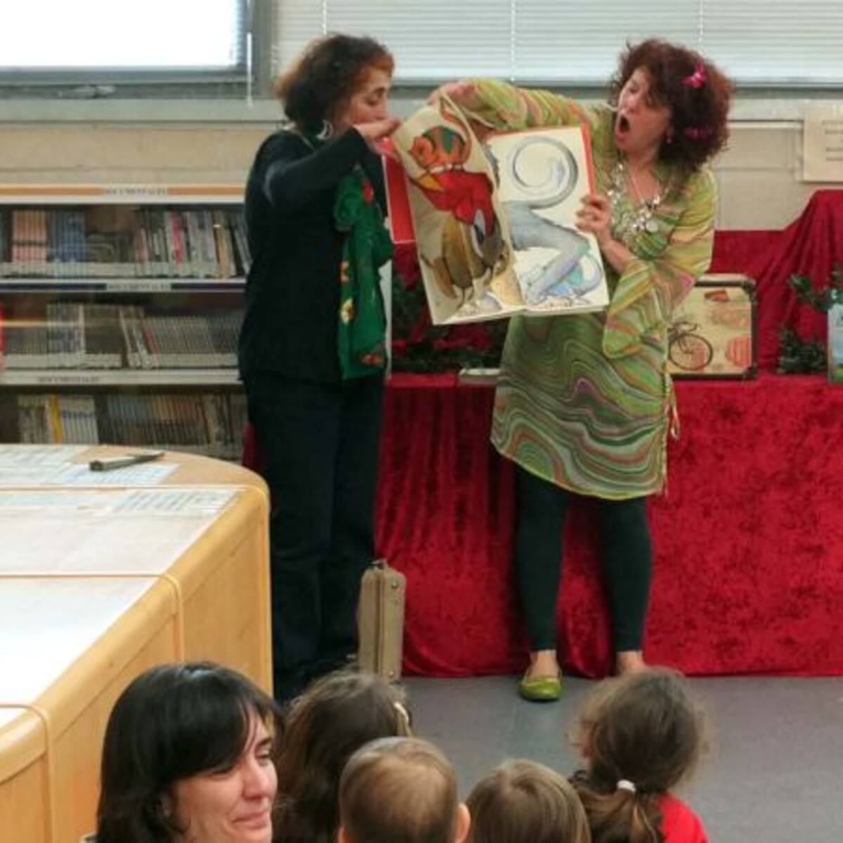 ‘A dormir’ con un bebecuentos en la biblioteca