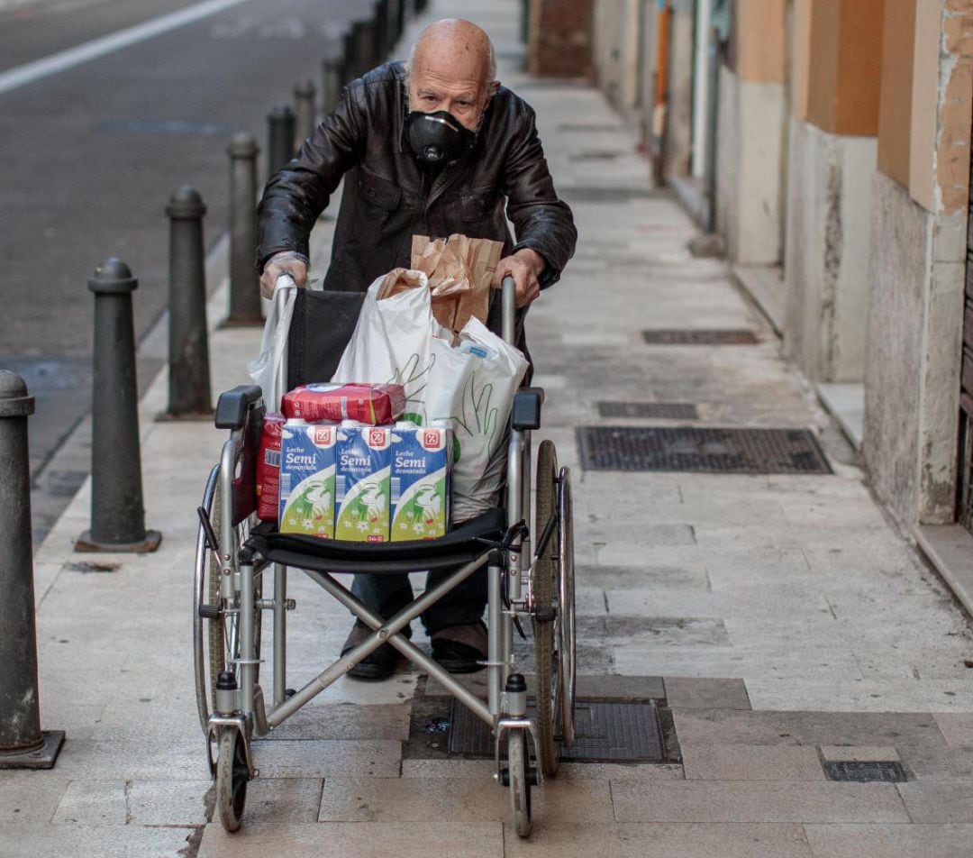 Los mayores empiezan a tener problemas de liquidez para comprar