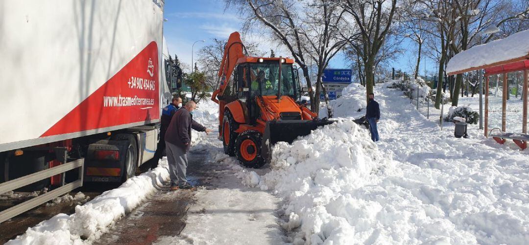 Efectivos de PIMER Protección Civil despejan las vías