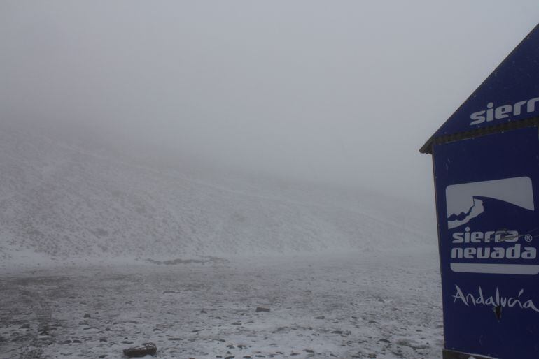 Primera nevada de la temporada en Sierra Nevada (Granada)