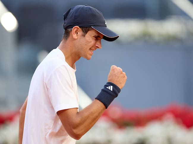 Rafa Jódar celebra un punto ante Jesper De Jong en el Mutua Madrid Open