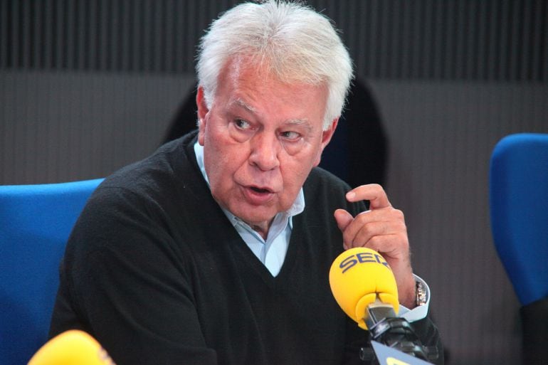 Felipe González, en los estudios de la Cadena SER.