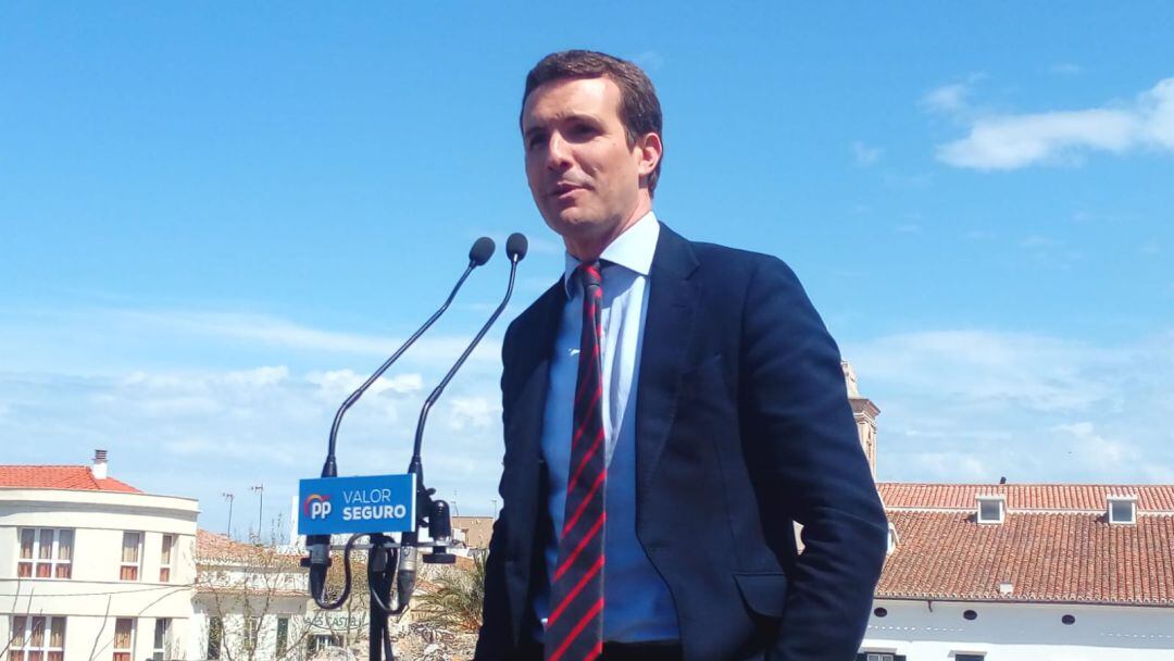 Pablo Casado en un acto de campaña en Menorca