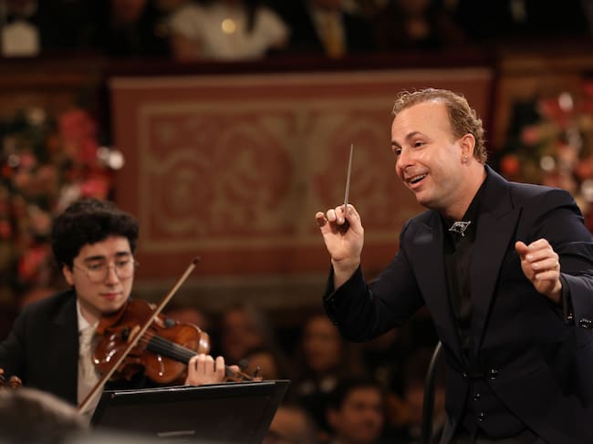 La Filarmónica de Viena celebra este jueves su tradicional Concierto de Año Nuevo en la Sala Dorada de la Musikverein, dirigido por el maestro canadiense Yannick Nézet-Séguin.
